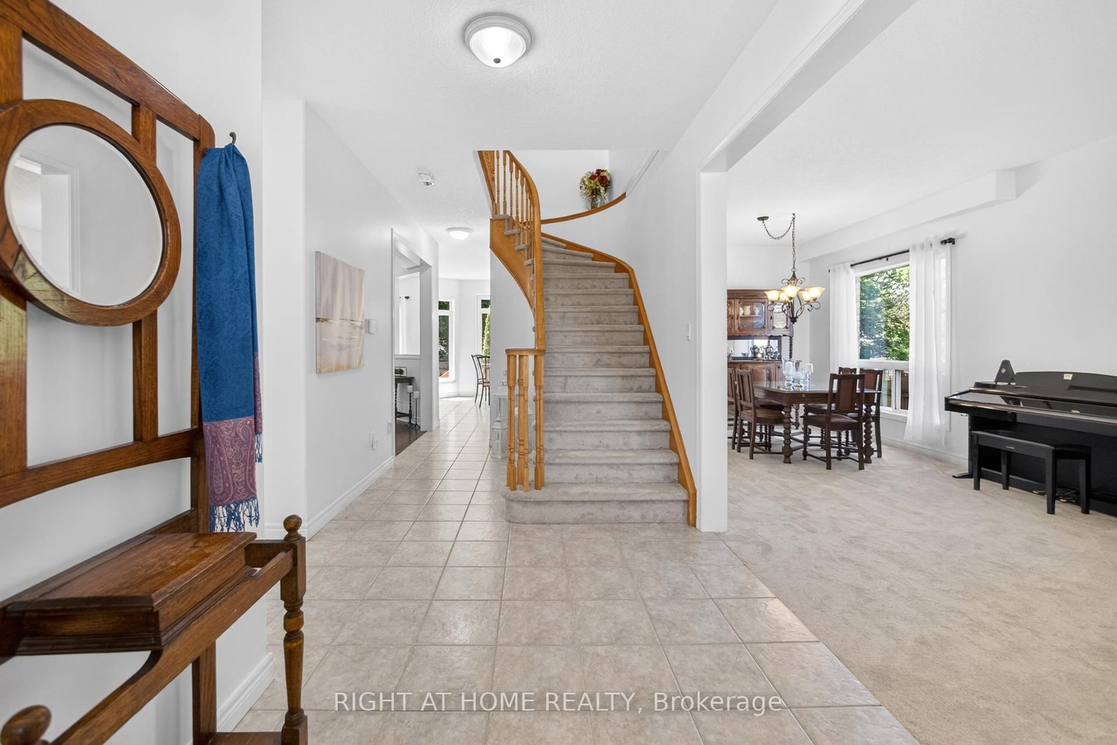 72 Beardmore Crescent • Halton Hills, ON photo 9