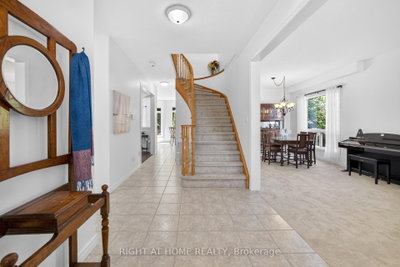 72 Beardmore Crescent • Halton Hills, ON photo 9