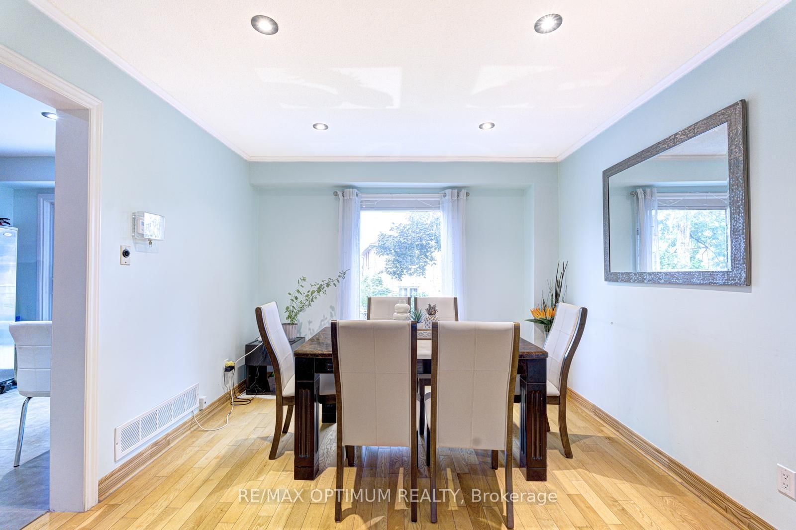 28 Stalbridge Avenue • Brampton, ON photo 12