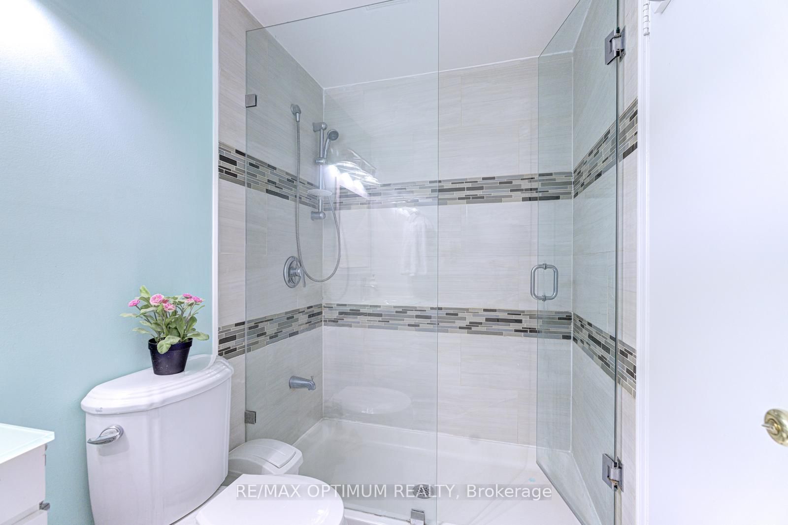 28 Stalbridge Avenue • Brampton, ON photo 32