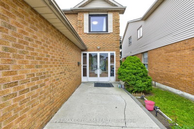 28 Stalbridge Avenue • Brampton, ON photo 4