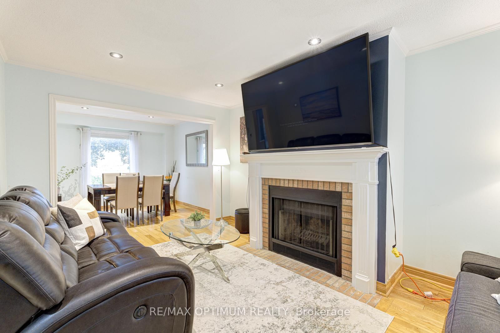 28 Stalbridge Avenue • Brampton, ON photo 8