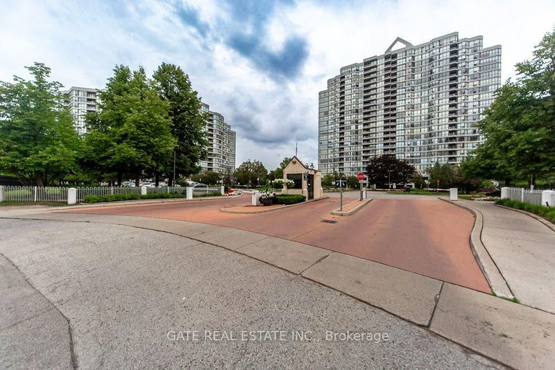 1111 - 1 Rowntree Road