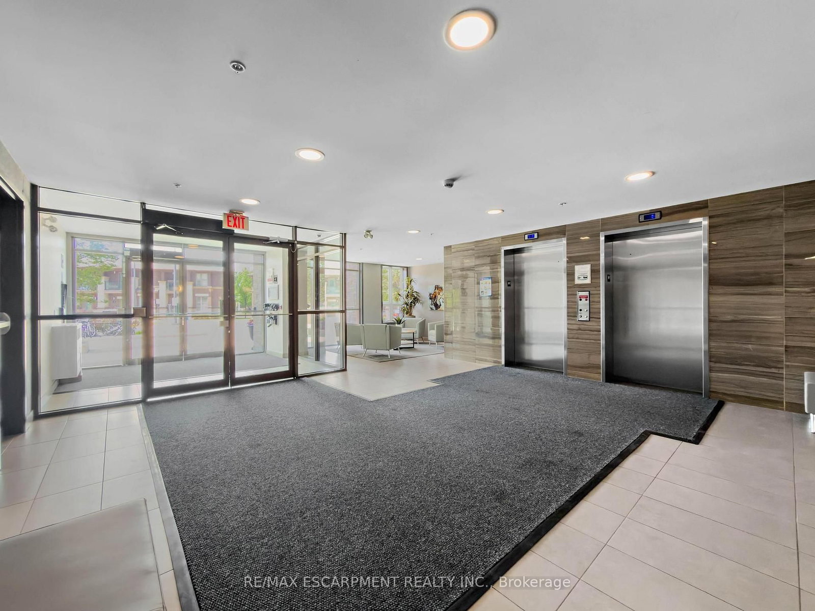 5010 Corporate Drive • #109 • Burlington, ON photo 5