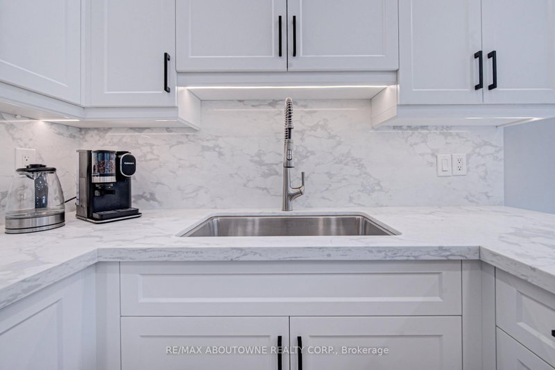 426 Parklane Oakville,ON L6H 4J5 — Photo 11