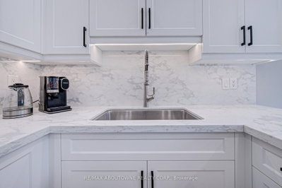 426 Parklane Oakville,ON L6H 4J5 — Photo 11