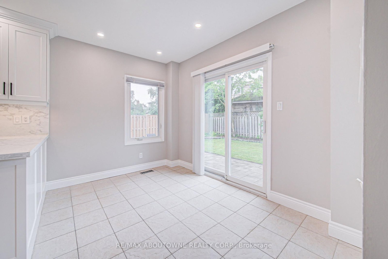 426 Parklane Oakville,ON L6H 4J5 — Photo 13