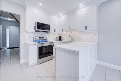 426 Parklane Oakville,ON L6H 4J5 — Photo 8