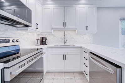 426 Parklane Oakville,ON L6H 4J5 — Photo 9