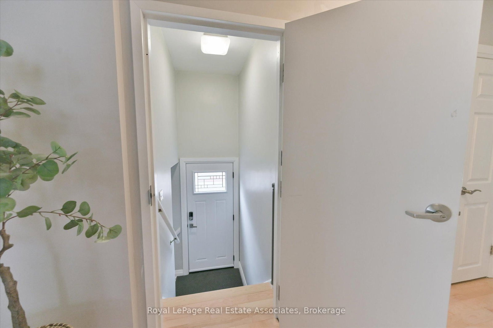 41 Ashbourne Drive • Toronto, ON photo 23