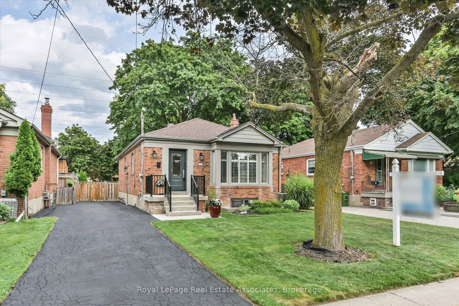 41 Ashbourne Drive • Toronto, ON photo 3