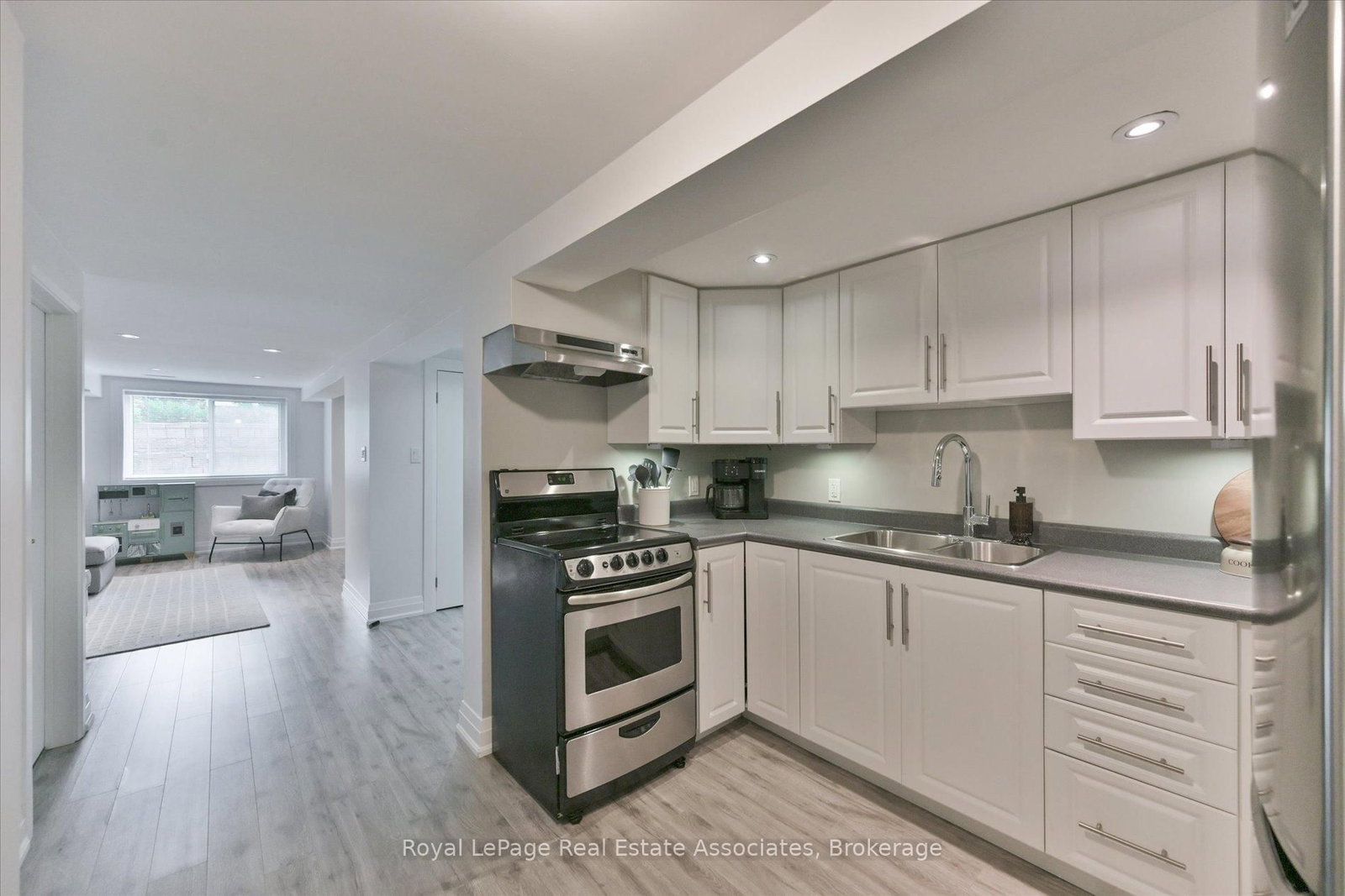 41 Ashbourne Drive • Toronto, ON photo 31