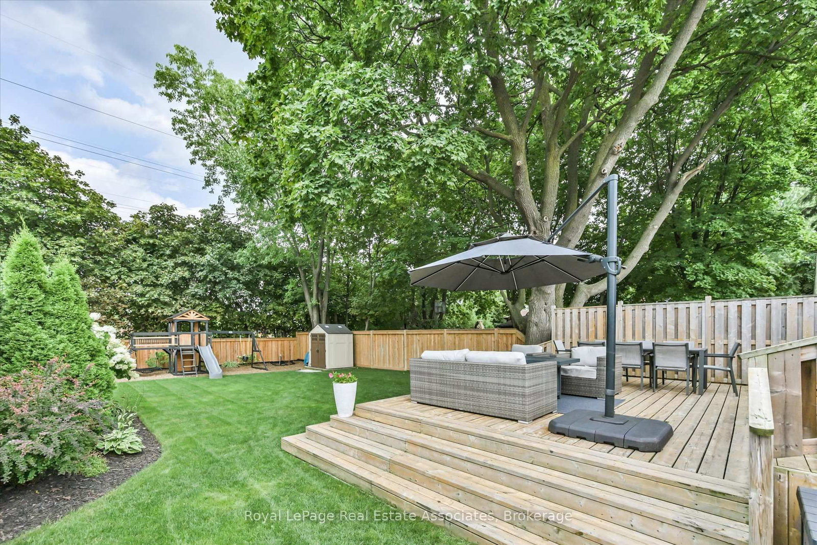 41 Ashbourne Drive • Toronto, ON photo 37