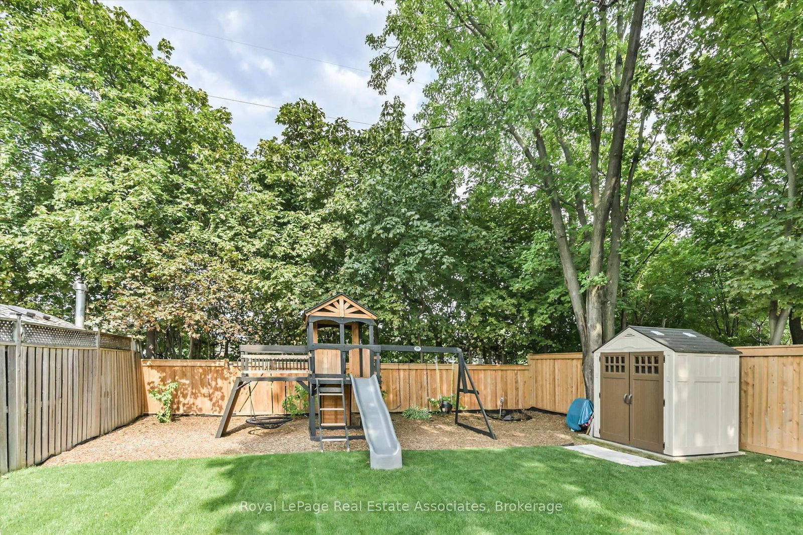 41 Ashbourne Drive • Toronto, ON photo 43
