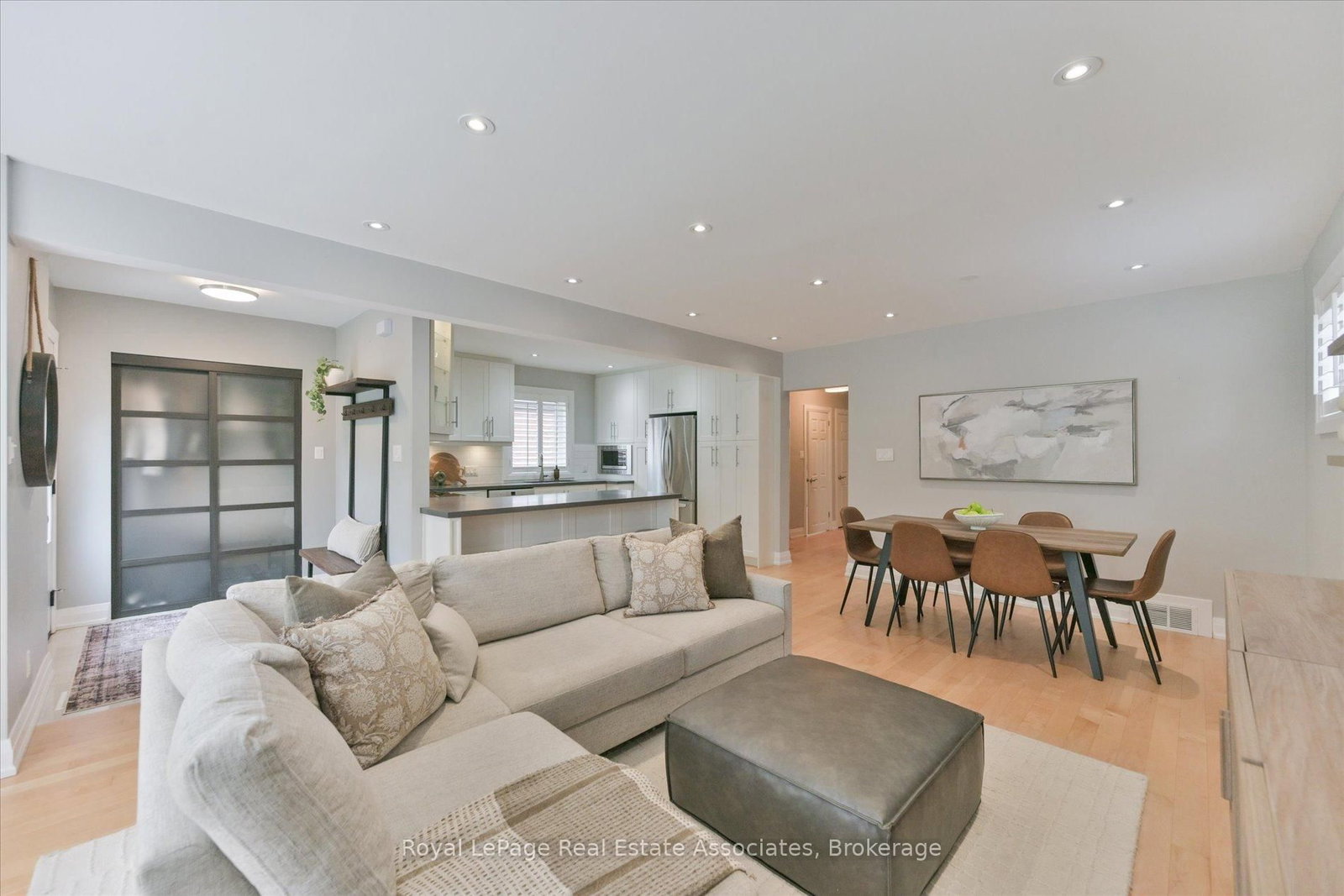 41 Ashbourne Drive • Toronto, ON photo 6