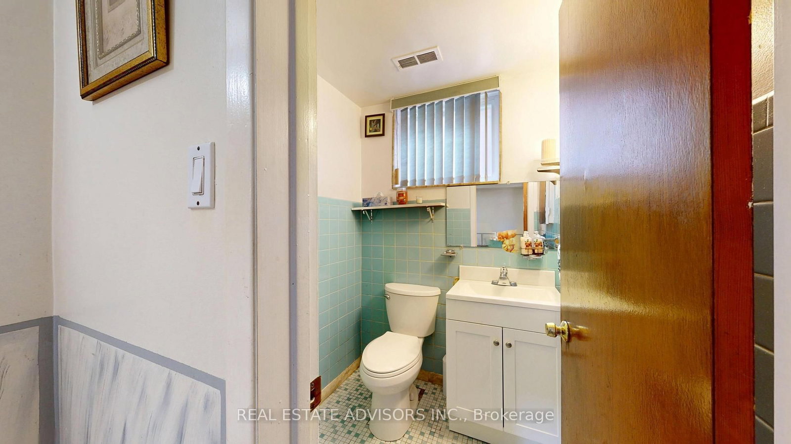 57 Hucknall Road • Toronto, ON photo 12