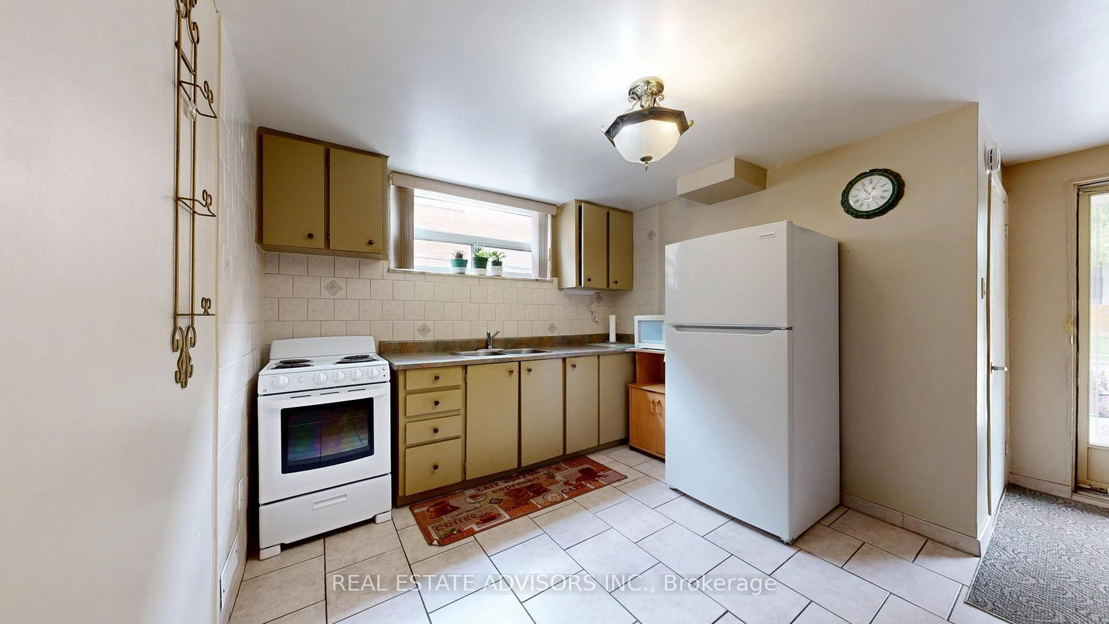 57 Hucknall Road • Toronto, ON photo 14