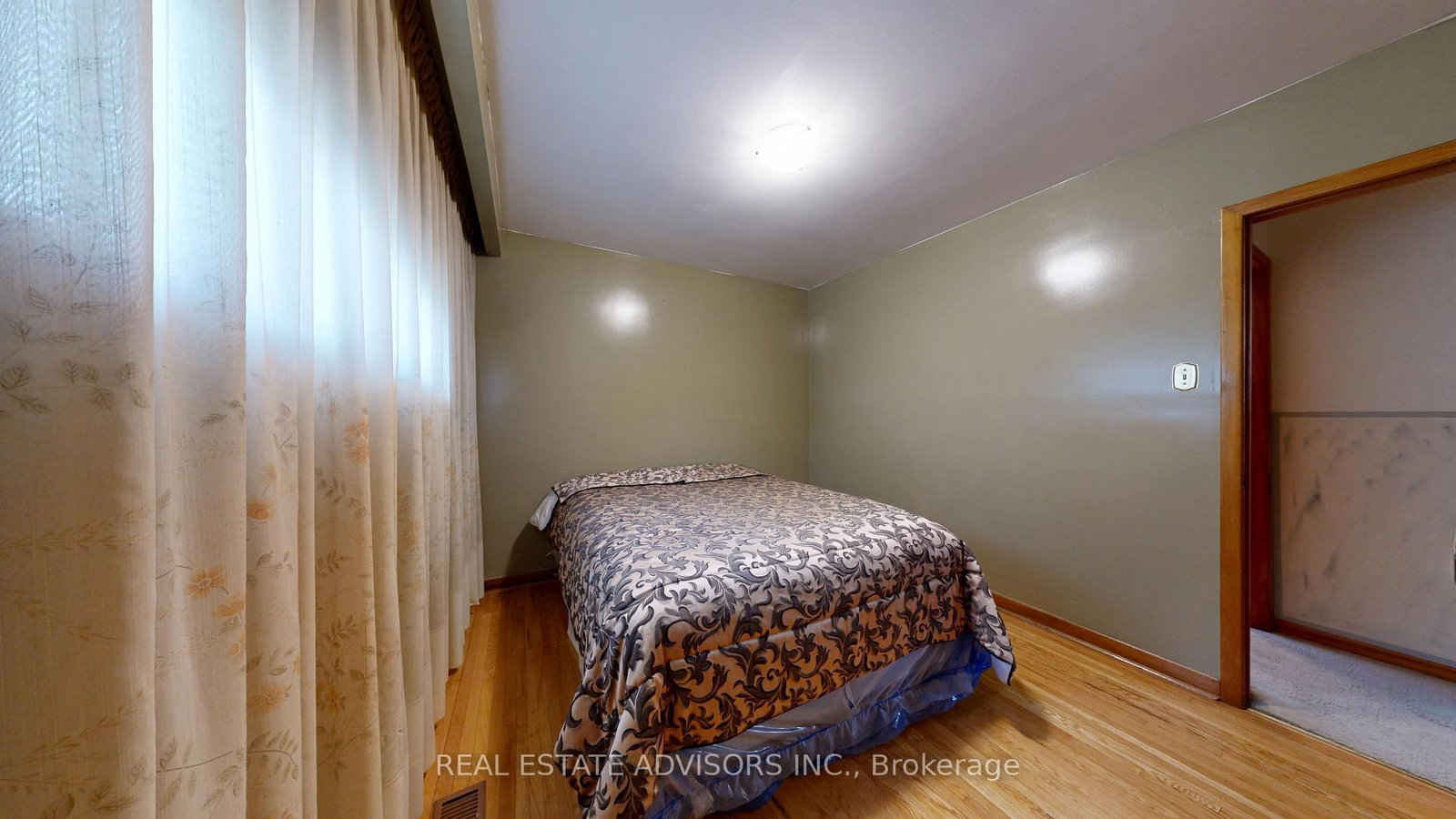 57 Hucknall Road • Toronto, ON photo 34