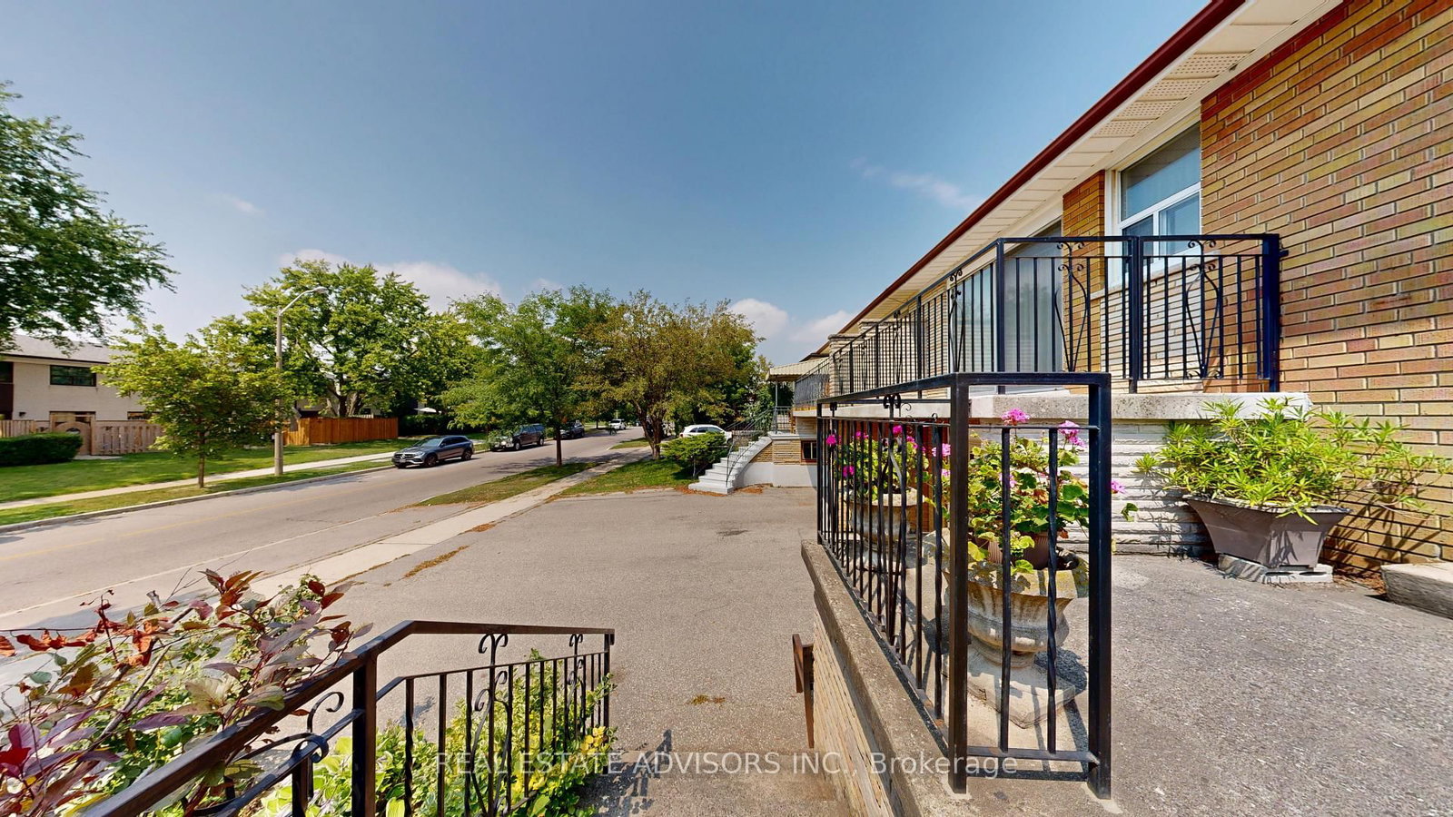57 Hucknall Road • Toronto, ON photo 4