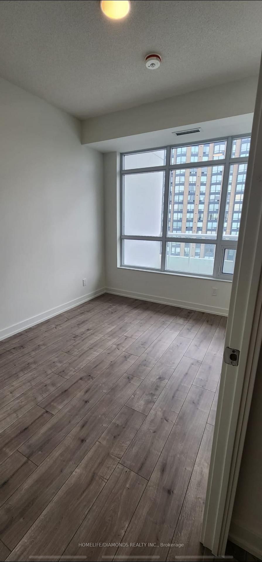 615 - 10 WILBY Crescent, Toronto 4