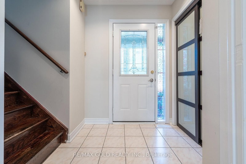121 Bighorn Crescent