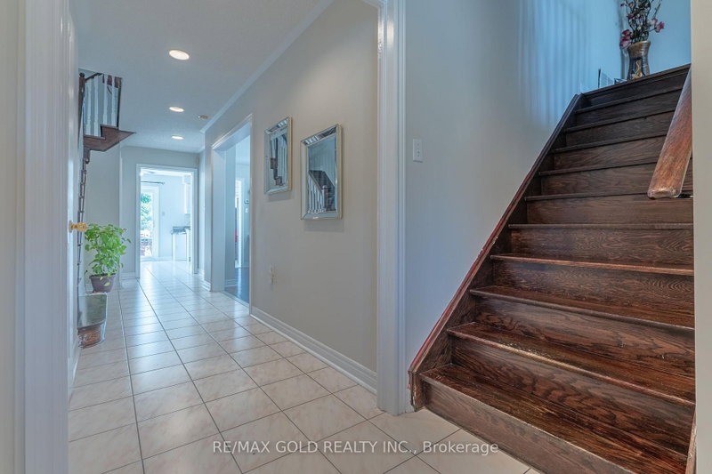 121 Bighorn Crescent