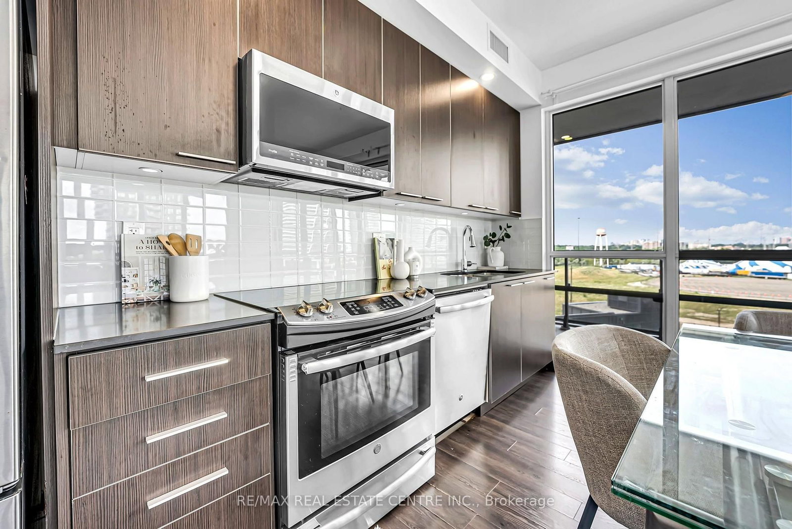 10 Park Lawn Road • #809 • Toronto, ON photo 8