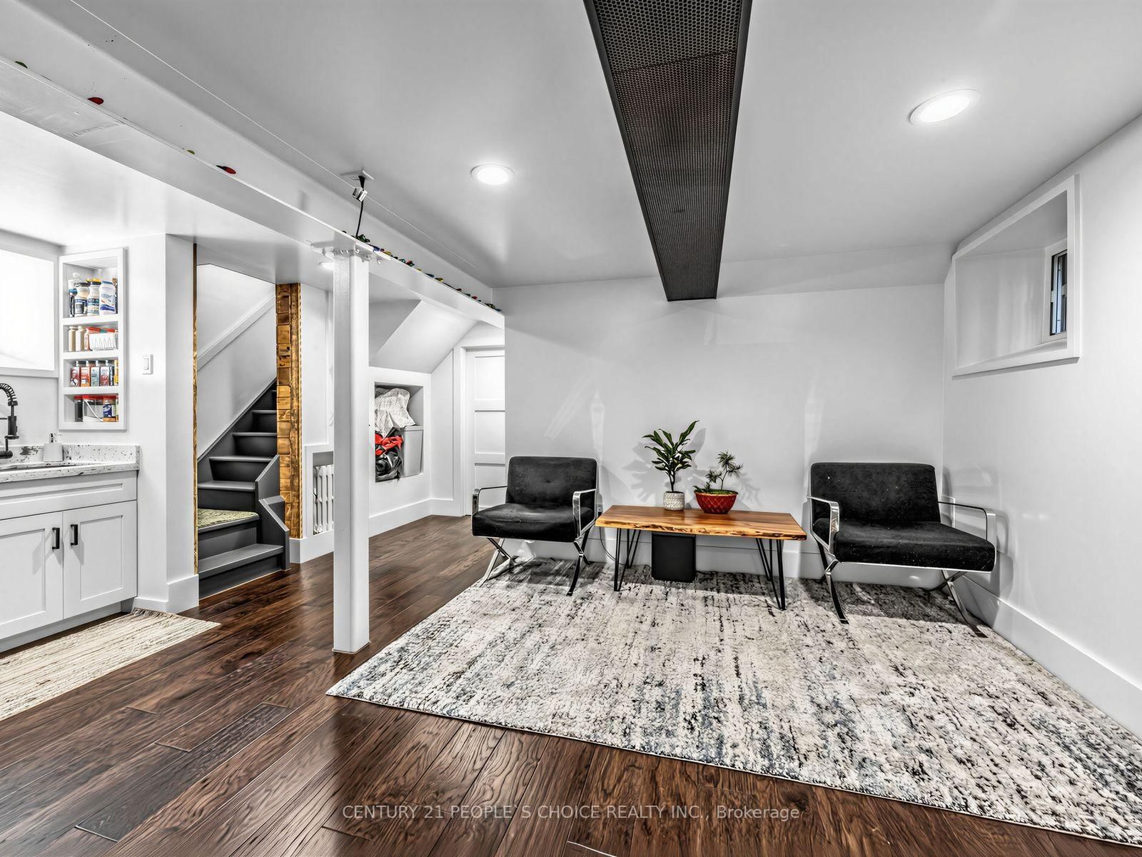52 Seventeenth Street • Toronto, ON photo 18