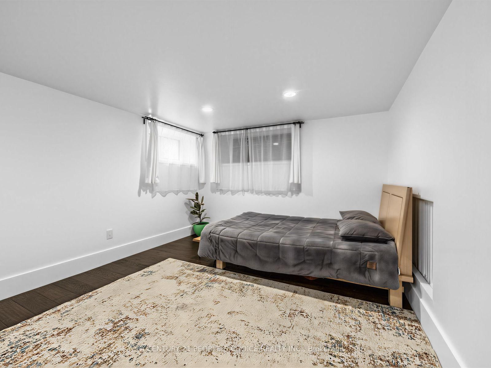 52 Seventeenth Street • Toronto, ON photo 23