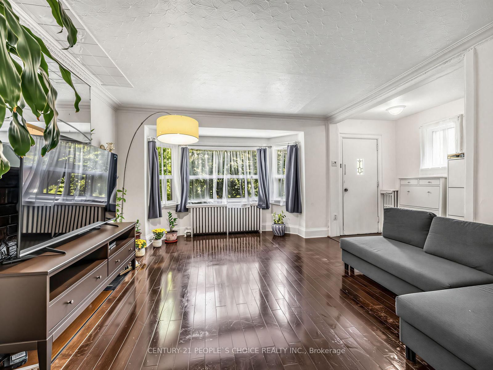 52 Seventeenth Street • Toronto, ON photo 4