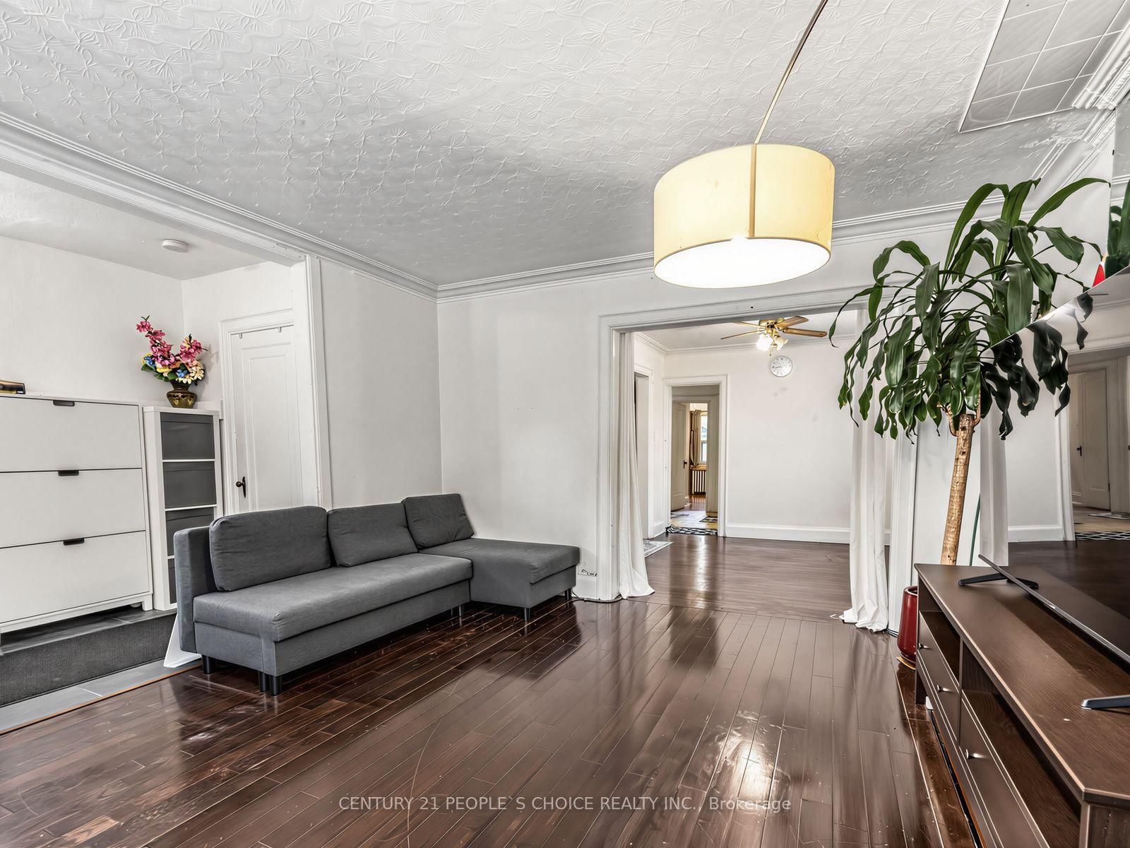 52 Seventeenth Street • Toronto, ON photo 5