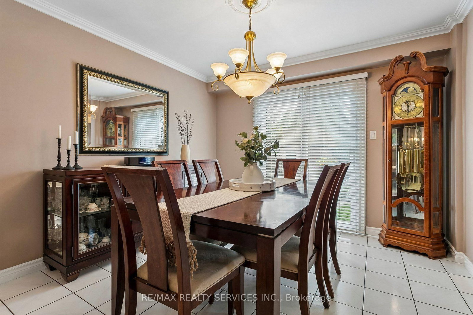 11 Longbourne Crescent • Brampton, ON photo 12