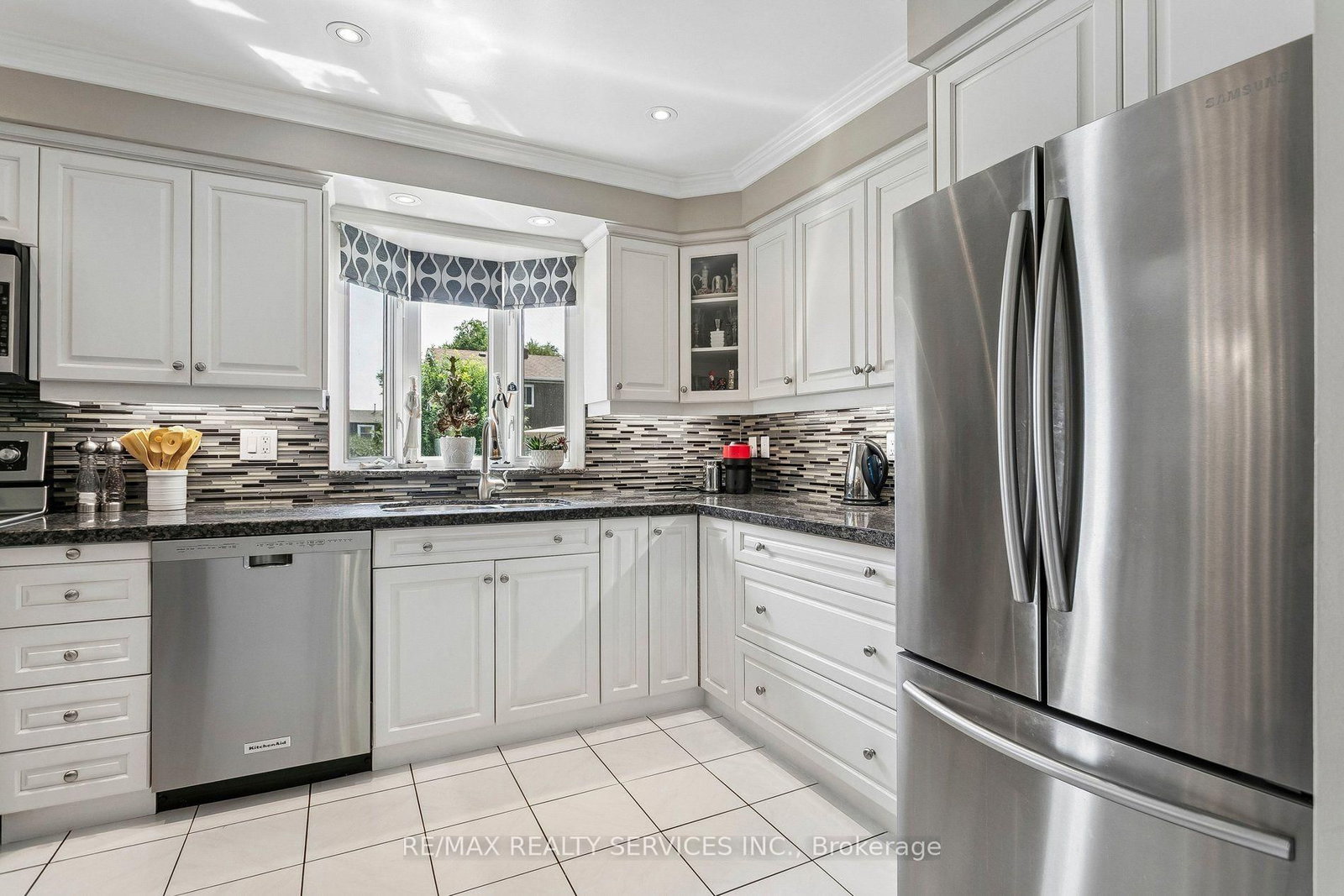 11 Longbourne Crescent • Brampton, ON photo 18