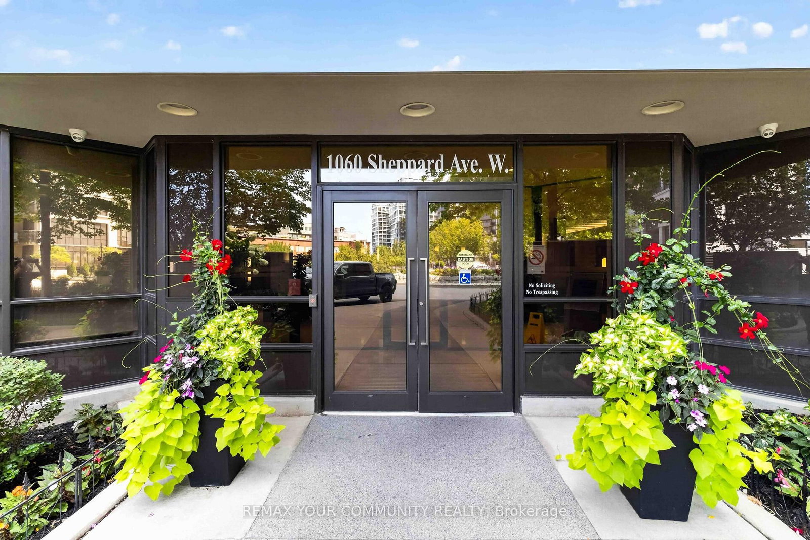 1060 Sheppard Avenue W • #902 • Toronto, ON photo 3