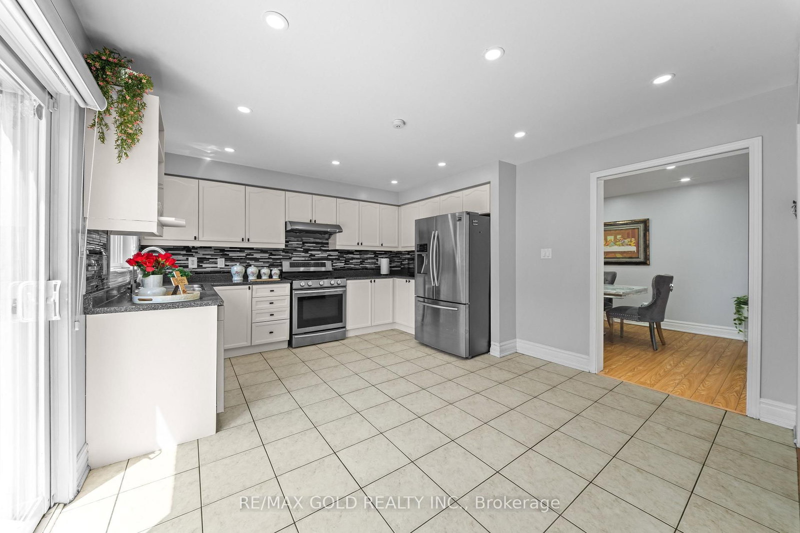 8 Bayridge Drive • Brampton, ON photo 11