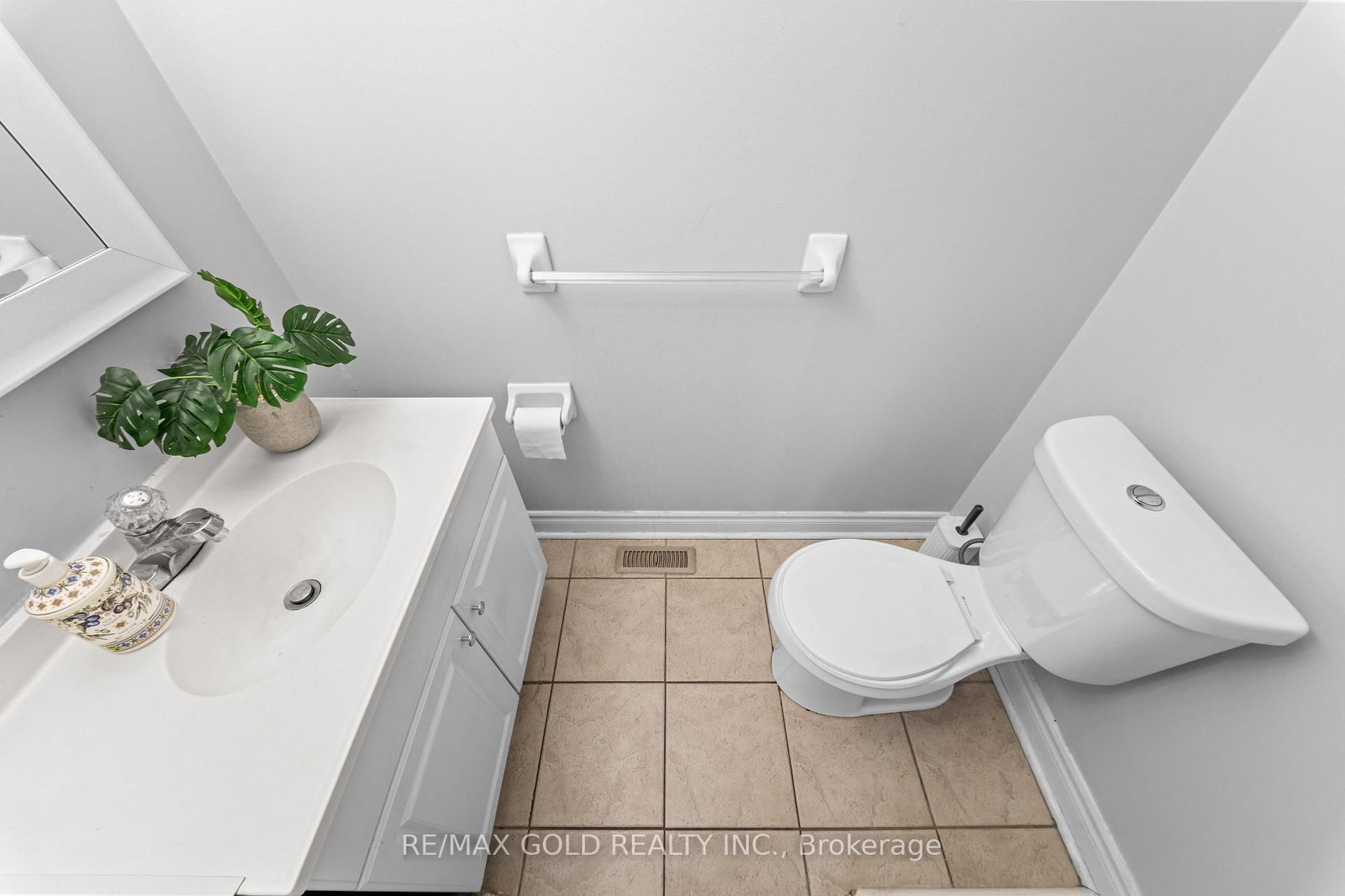 8 Bayridge Drive • Brampton, ON photo 13