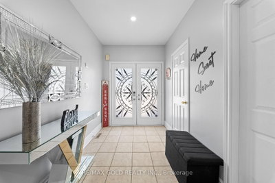 8 Bayridge Drive • Brampton, ON photo 2