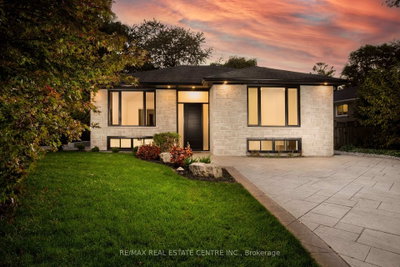 446 Willis Drive • Oakville, ON photo 2
