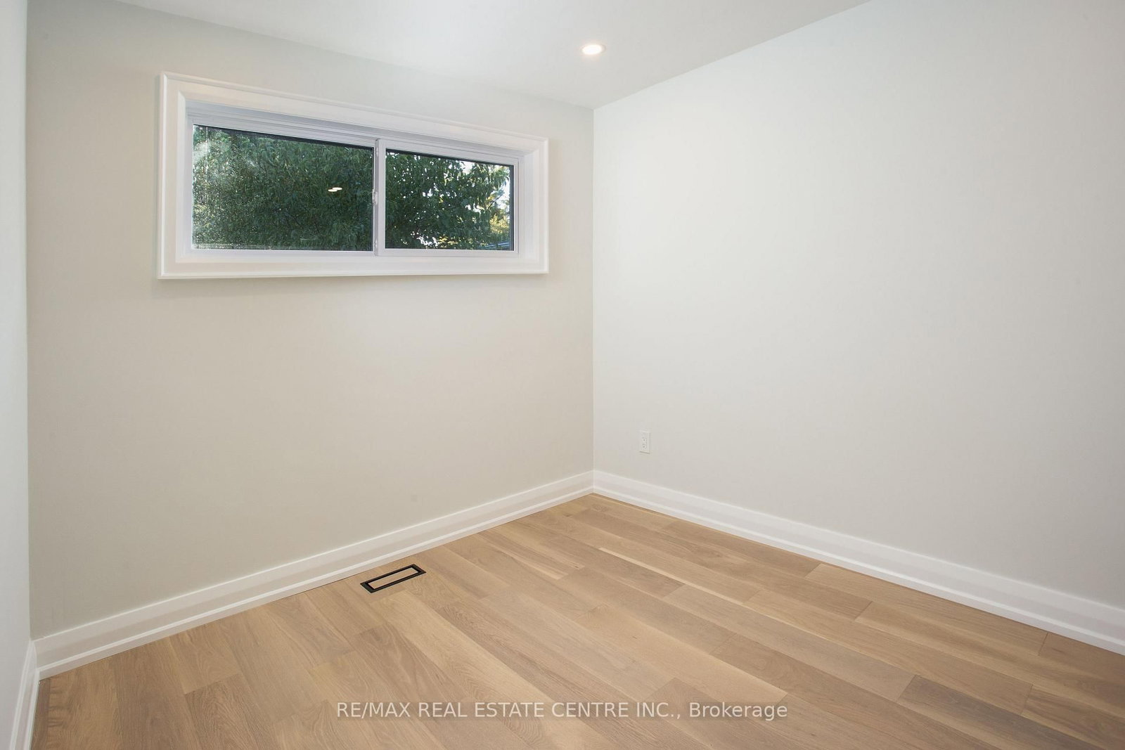 446 Willis Drive • Oakville, ON photo 20