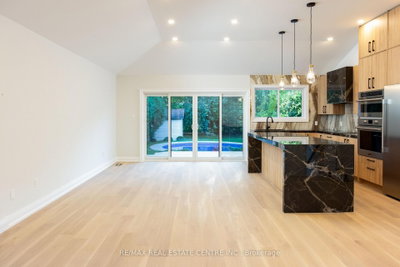 446 Willis Drive • Oakville, ON photo 8