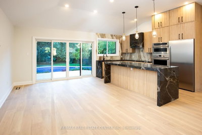 446 Willis Drive • Oakville, ON photo 9