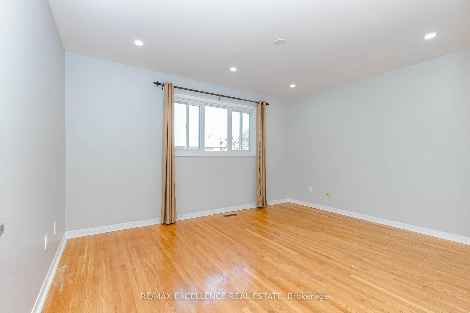 15 Maidstone Crescent • Brampton, ON photo 13