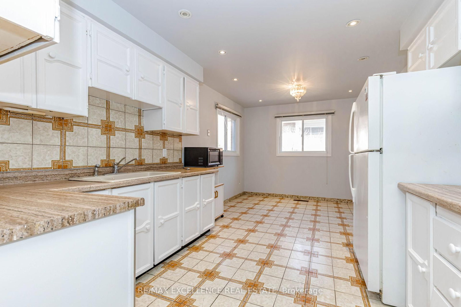 15 Maidstone Crescent • Brampton, ON photo 8