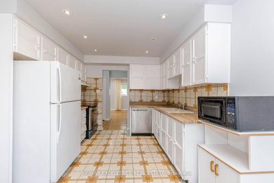 15 Maidstone Crescent • Brampton, ON photo 9
