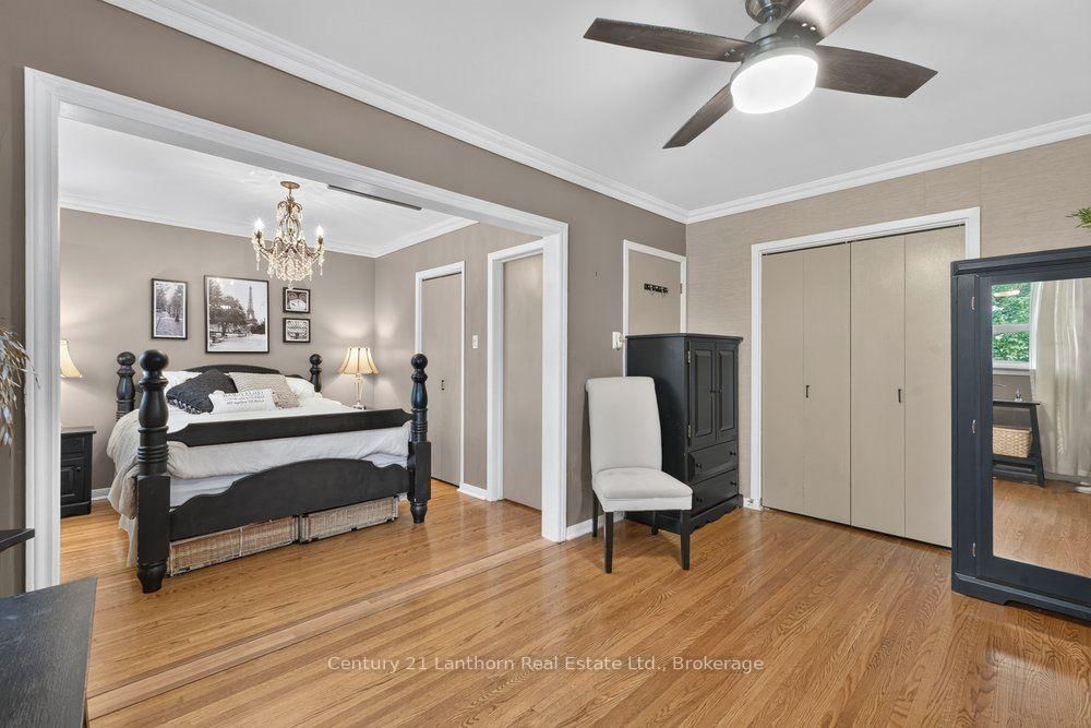 333 Jeffcoat Drive • Toronto, ON photo 18