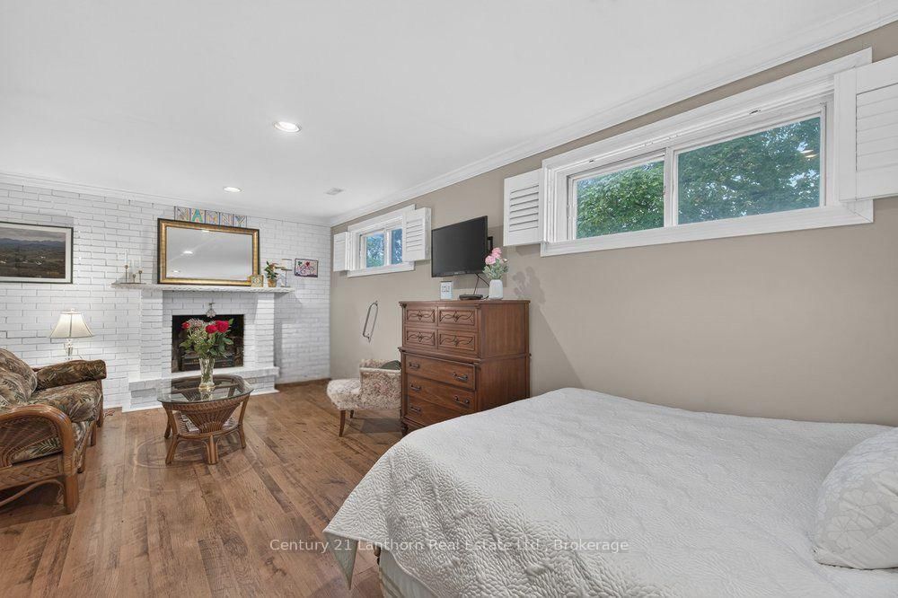 333 Jeffcoat Drive • Toronto, ON photo 30