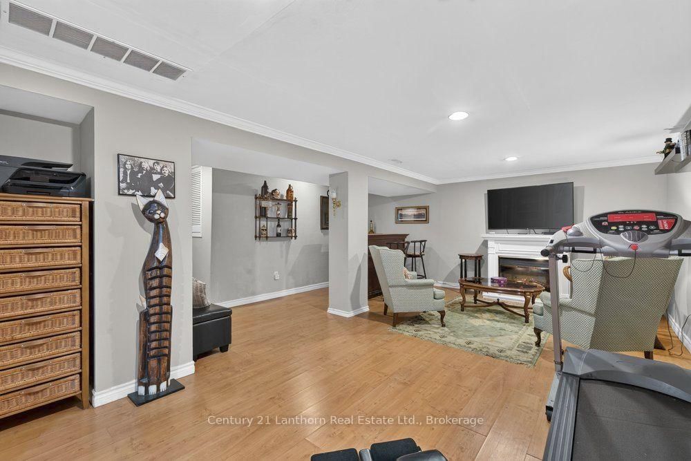 333 Jeffcoat Drive • Toronto, ON photo 35