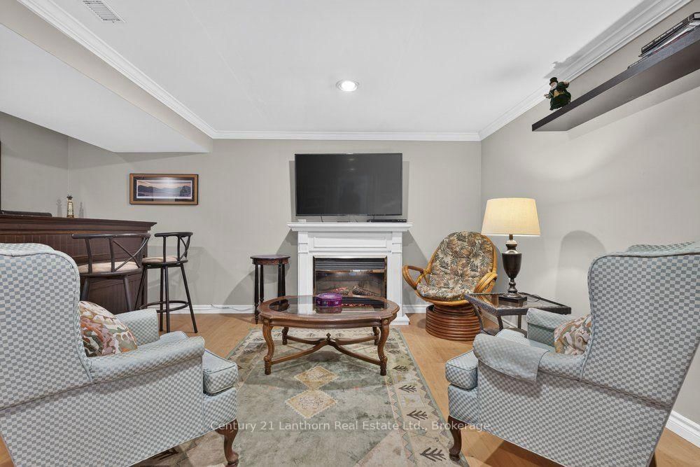 333 Jeffcoat Drive • Toronto, ON photo 38