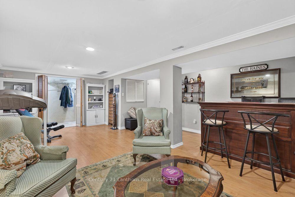333 Jeffcoat Drive • Toronto, ON photo 39