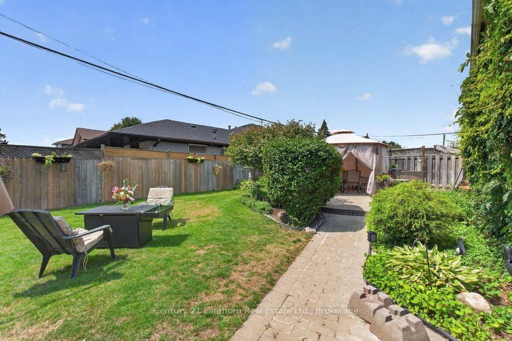 333 Jeffcoat Drive • Toronto, ON photo 42